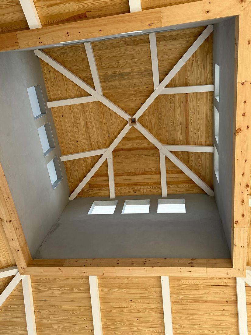 Vaulted wood beam ceiling